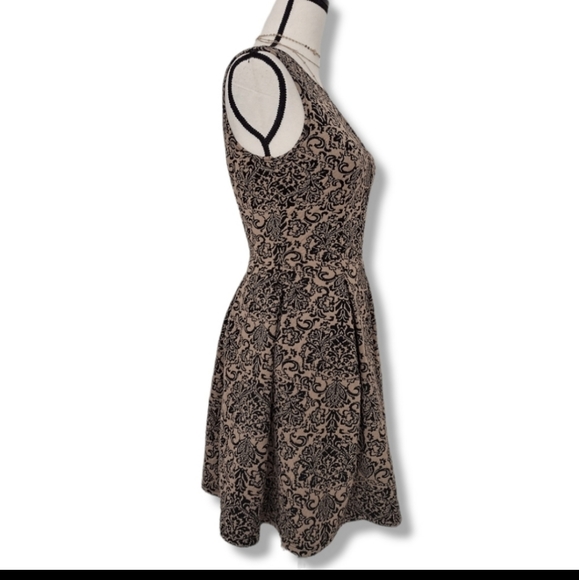 Honey and Rosie taupe and black dress sz M - Picture 5 of 8